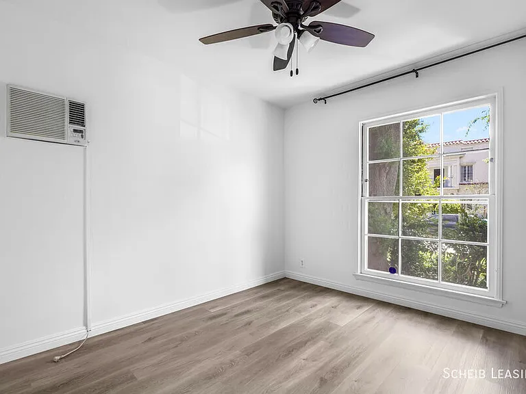 145 S Roxbury Dr #1 — Photo 6