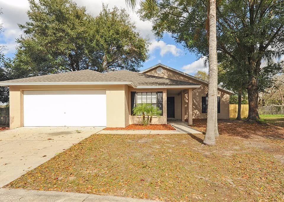 1st image of 923 Sandywood Dr