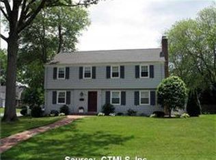 35 Chapman Rd, West Hartford, CT 06107