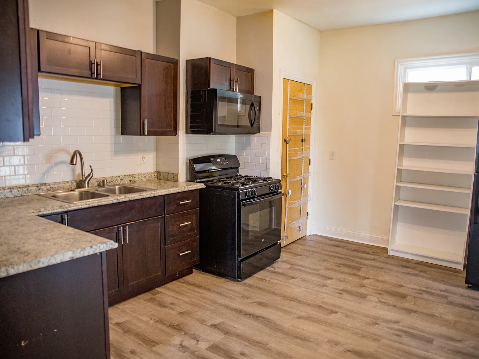 7 bed, $3,600 — Photo 3