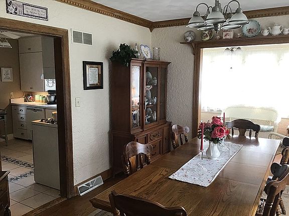 5th image of 3210 N Sherwood Ave