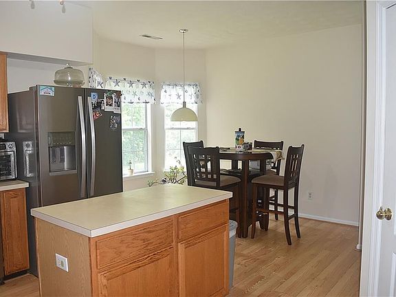 5th image of 6 Bounty Cir
