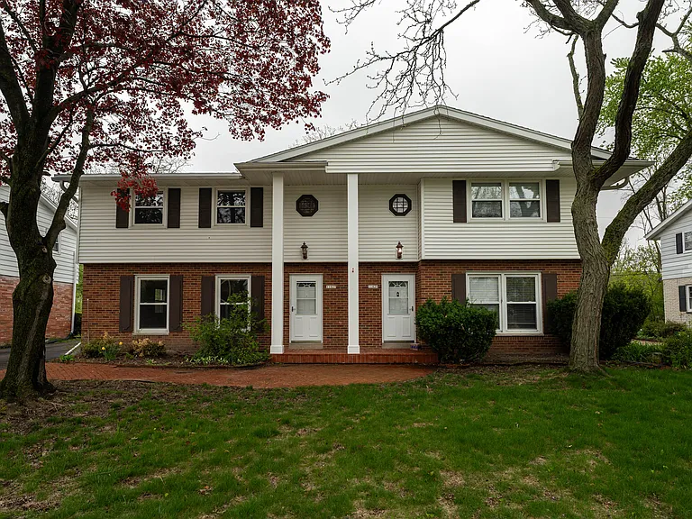 11827 W Diane Dr — Photo 1