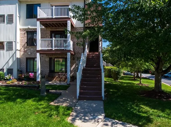 7126 Hilltop Dr #90, Brookhaven, PA 19015