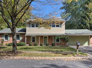 438 Lamp Post Ln, Camp Hill, PA 17011
