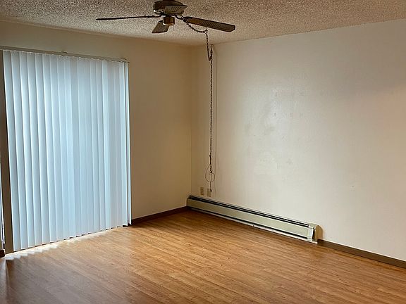 3rd image of 932 E Washington St #1S