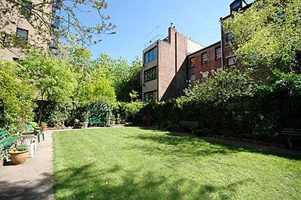 Sold by Bank Neary | media 3