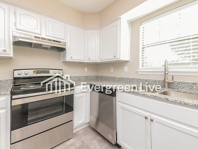 2026 Bridger Dr — Photo 8
