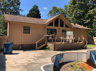 1651 29th Avenue Dr NE, Hickory, NC 28601