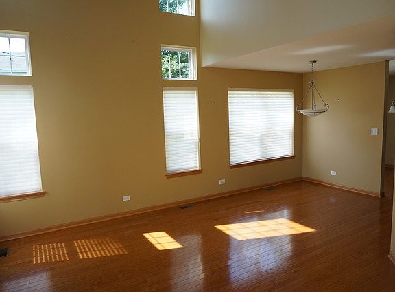 4th image of 2372 Foxmoor Ln