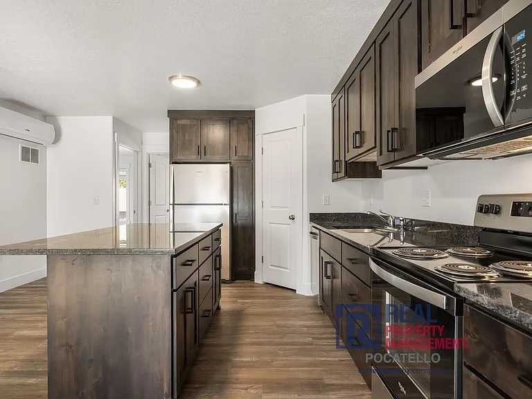 110 W Siphon Rd #BLD-3 — Photo 5