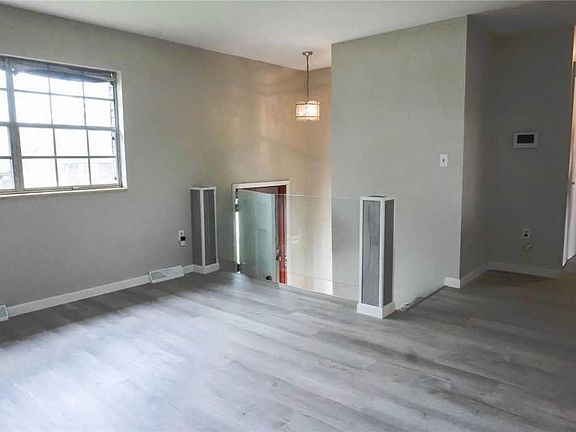 5th image of 17 Snowbird Ln
