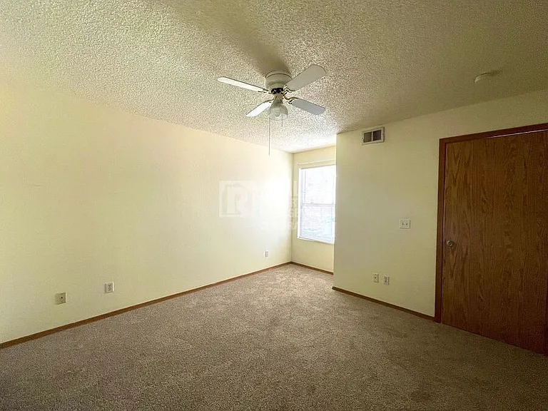 4933 S Carson St #103 — Photo 7