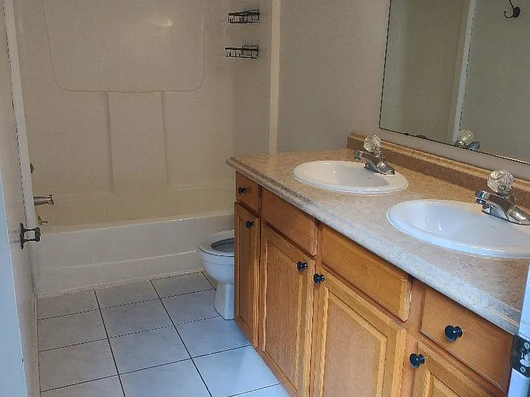 3069 Huron Ave — Photo 6