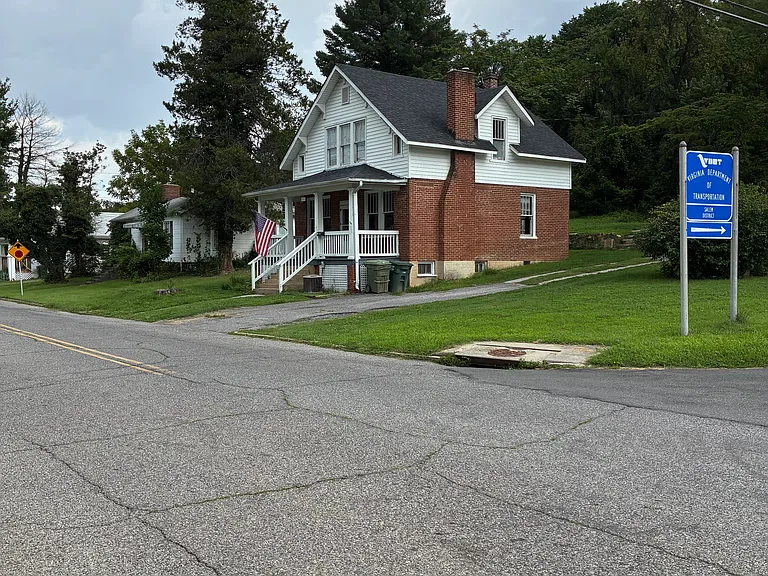 406 Craig Ave — Photo 2