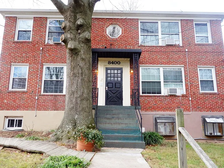 8400 Greenwood Ave — Photo 34