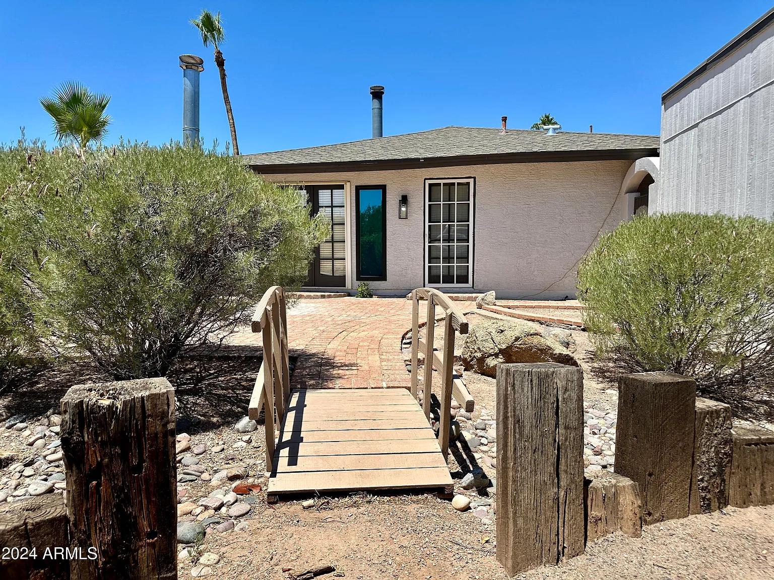 4 bed, 2.0 bath, 2380 sqft, $3,995 — Photo 4