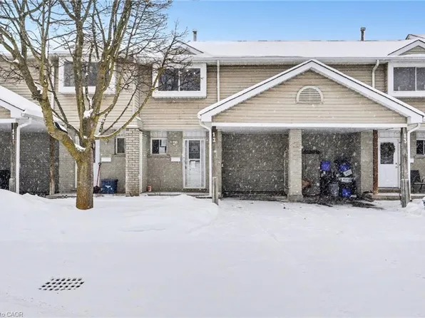 125 Sekura Cres #12, Cambridge, ON N1R 8B4