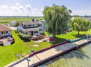 8107 Anchor Bay Dr, Algonac, MI 48001