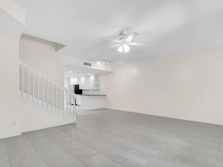 3183 E Community Dr — Photo 2