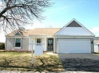 1045 Forest Ct, Carol Stream, IL 60188