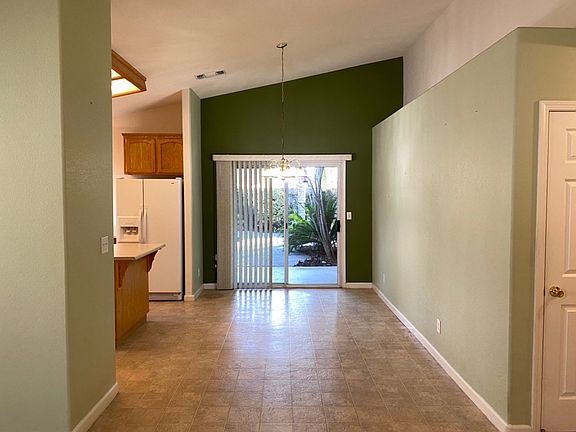 5th image of 2424 Novi Dr