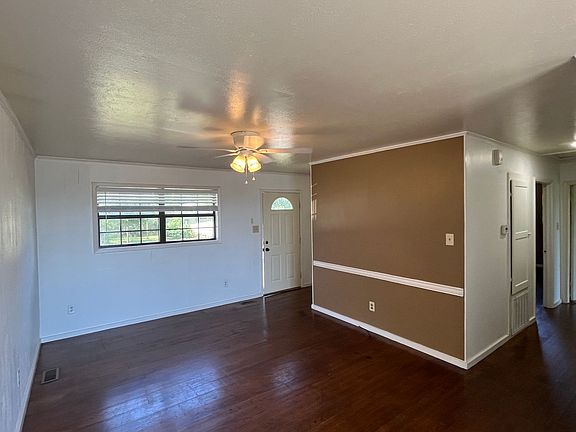 3rd image of 2035 Skyline Dr