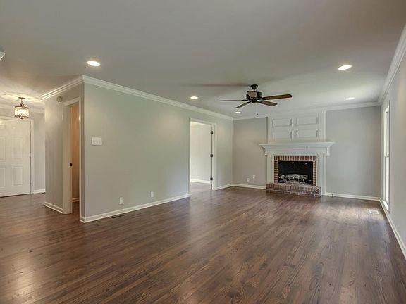 5th image of 6705 Glenmore Cir SW