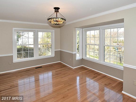 3rd image of 4402 Woods Edge Ct