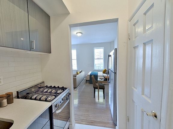 4th image of 1425 3rd Ave APT 2A