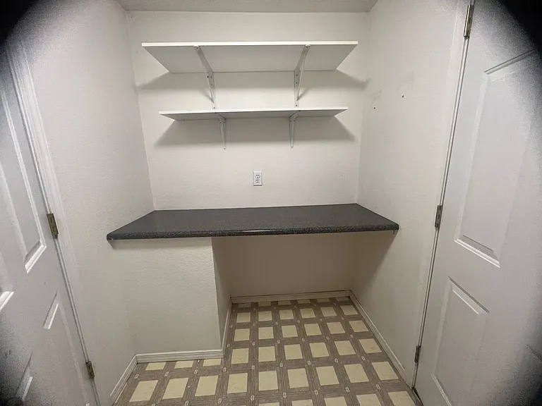 1460 Oxford Cir — Photo 17