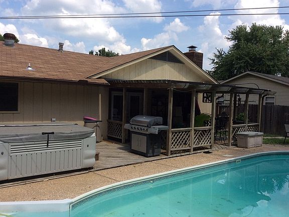5th image of 402 W Magnolia St