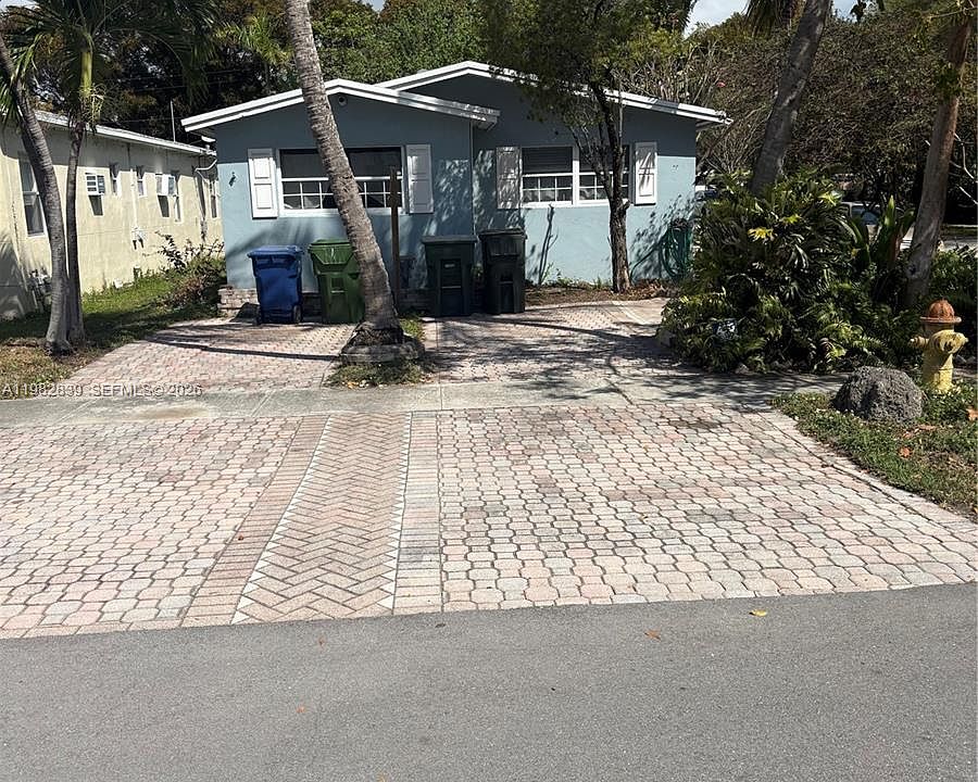 1st image of 729 NE 2nd Ct