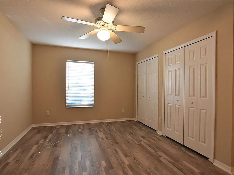1066 Dolphin Dr — Photo 12