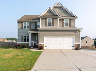 1215 Betsy Ross Ln, Hoschton, GA 30548