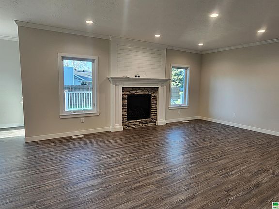 4th image of 3000 Julia Cir
