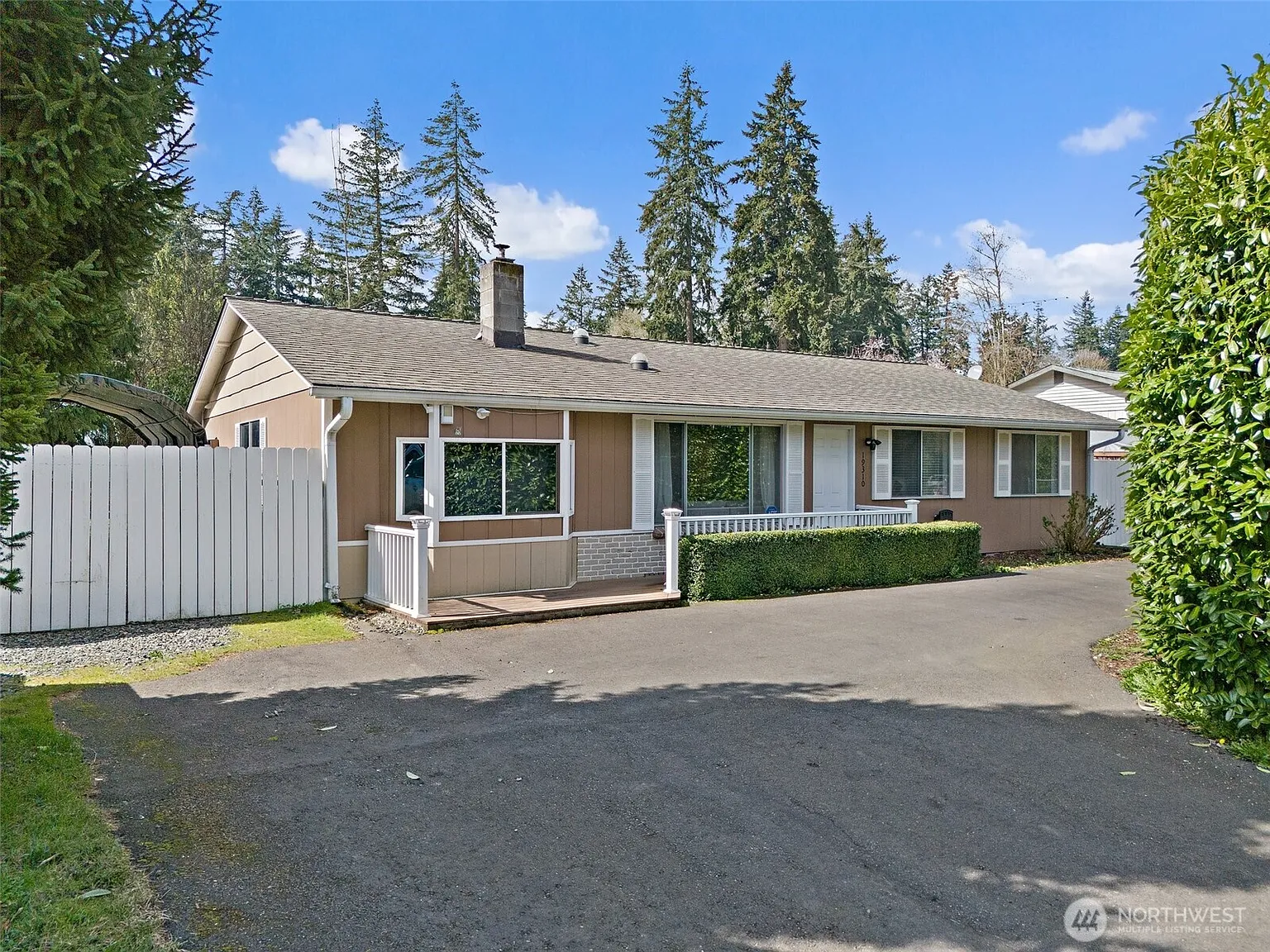 19310 Maryann Drive E photo 1
