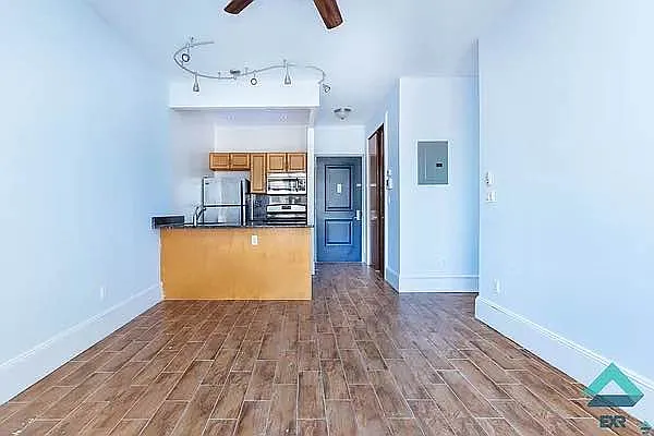 Rented by EXR | media 2