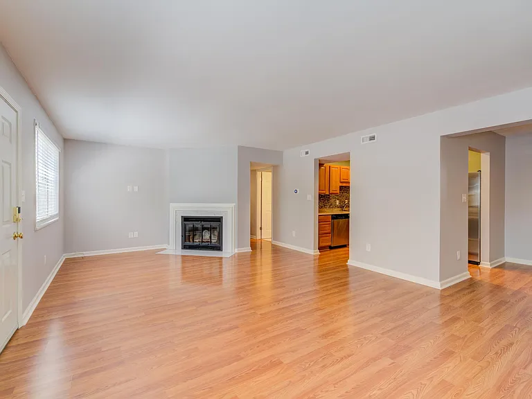 1547 E Swan Cir — Photo 17
