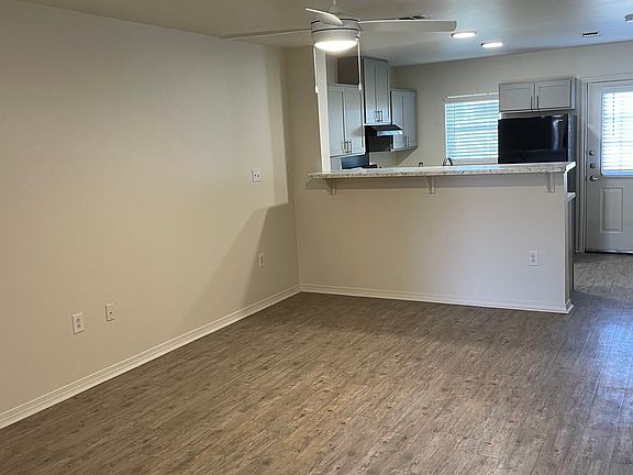 5th image of 1415 N Knoxville Ave #4B-2Ba-1365Sqft
