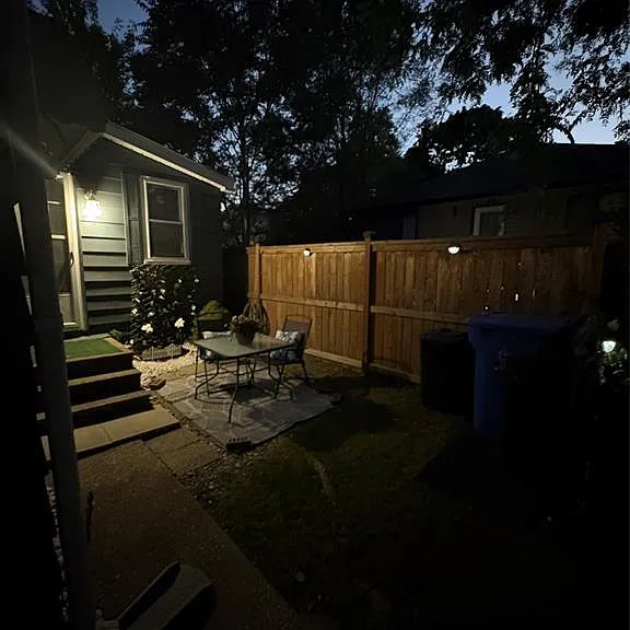 639 Watkins St — Photo 18
