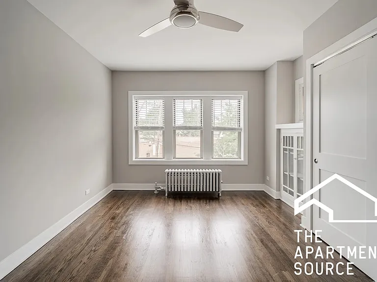 5119 W Montrose Ave #B — Photo 3