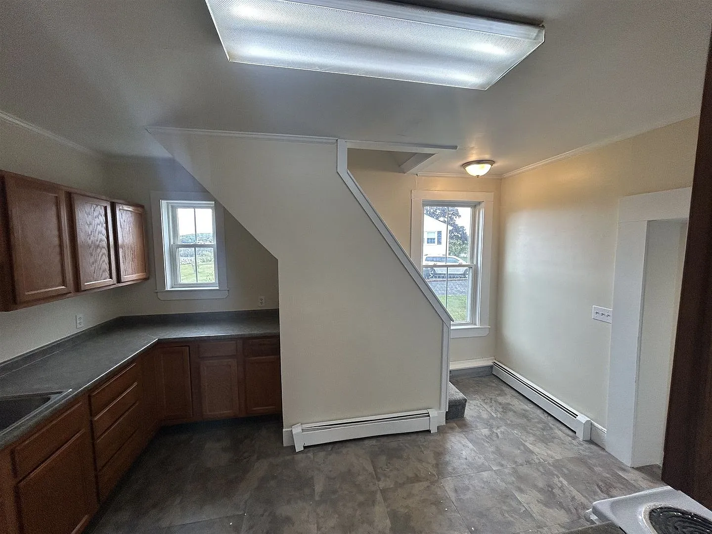 12 Gray Ave — Photo 4