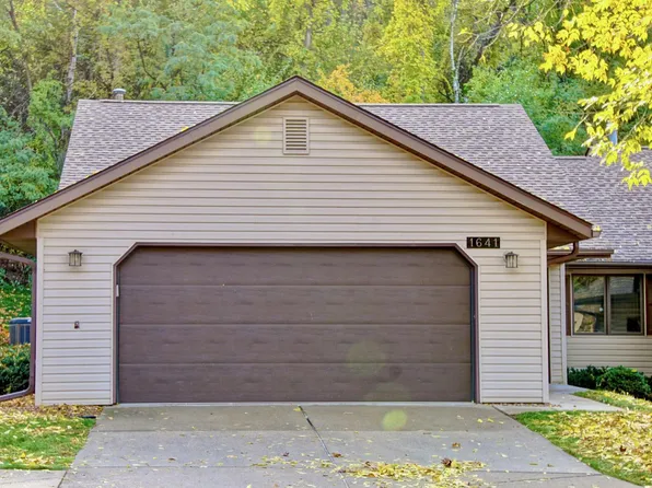 1641 Cobblestone Ct, Red Wing, MN 55066