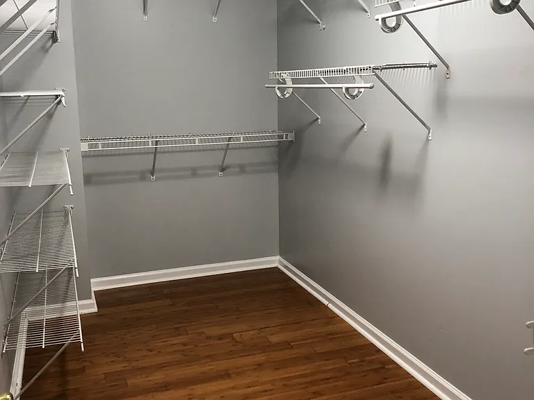 2400 Kirkstone Dr — Photo 38