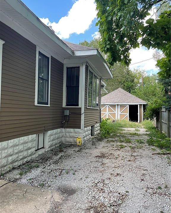2nd image of 2508 Pine Ave