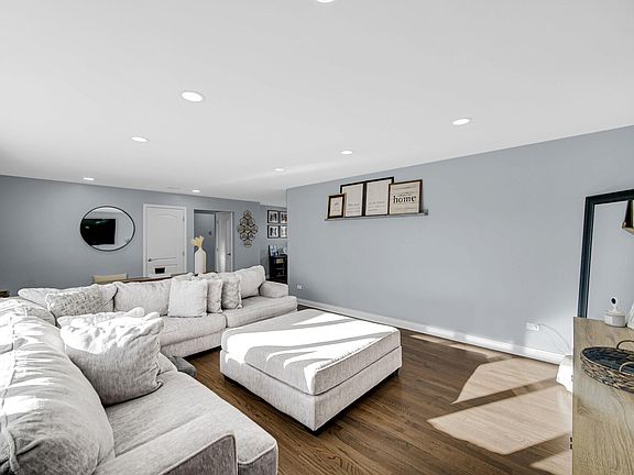 3rd image of 3011 Garfield Ave