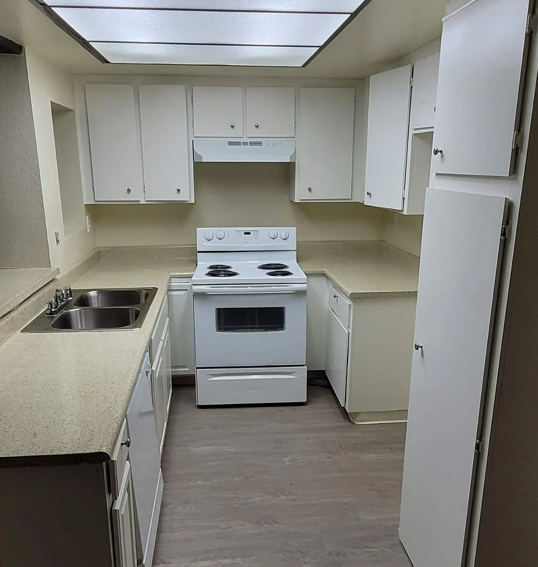 1 bed, 709 sqft, $1,600 — Photo 1
