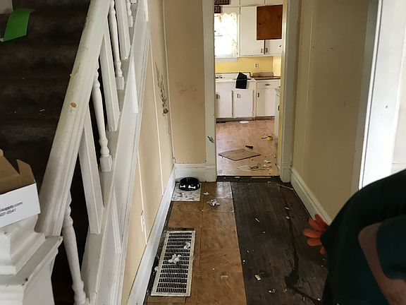 2nd image of 114 N Vine St