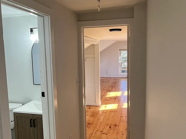 9 Essex Rd — Photo 11